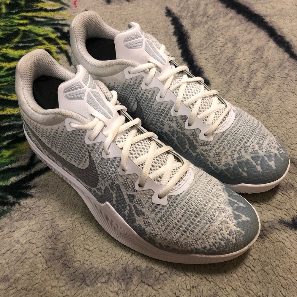 Nike Kobe Mamba Rage Pure Platinum Size 9